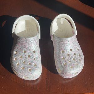 Super cute white glitter kids CROCS size 13!!